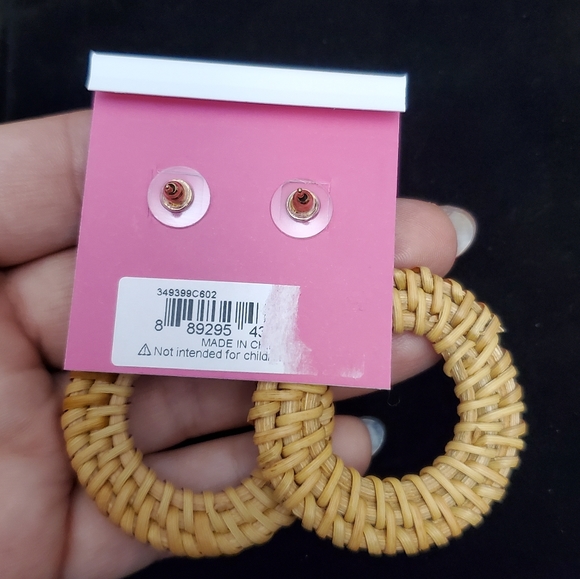 Betsey Johnson Rattan Wicker Straw Dangle Earring - Picture 4 of 9